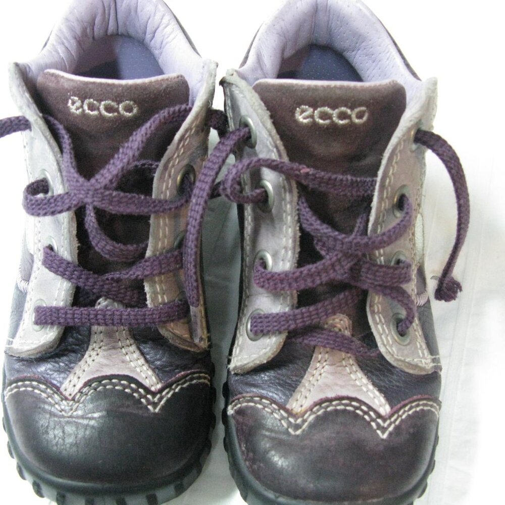 girl's shoes Ecco size 8